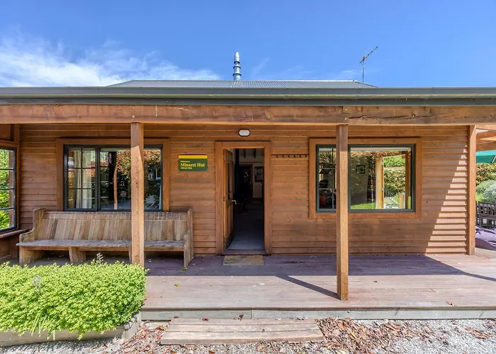 Minaret | Peaceful, Close To Town And Lakefront