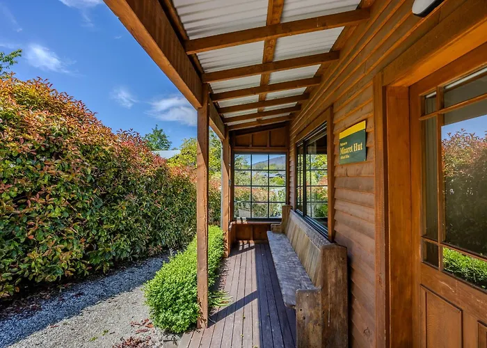 Minaret | Peaceful, Close To Town And Lakefront *